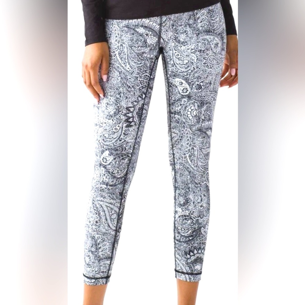 Lululemon High Times Leggings Antique Paisley High Rise Size 4 EUC